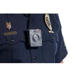Camera video pentru politisti si fortele de ordine