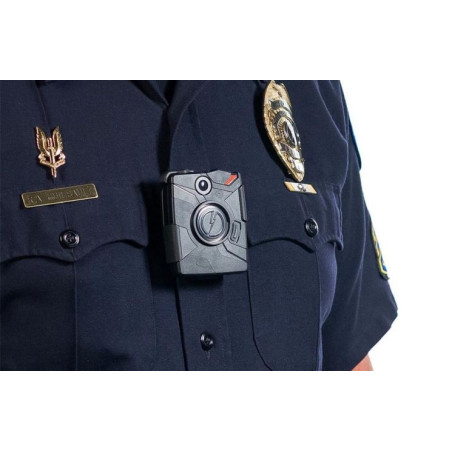 Camera video pentru politisti si fortele de ordine